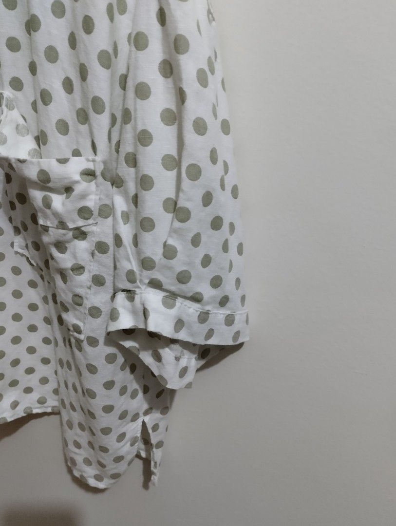 ZARA Polka Dot Button-Up Shirt (Category: Shirts) located in Mabalacat. Submitted by uniqlover (Listing ID 1460674184, Image 3). Description: - Button-up front - Two chest pockets - Short sleeves - Collar detail - Relaxed fit - Ideal for casual wear.