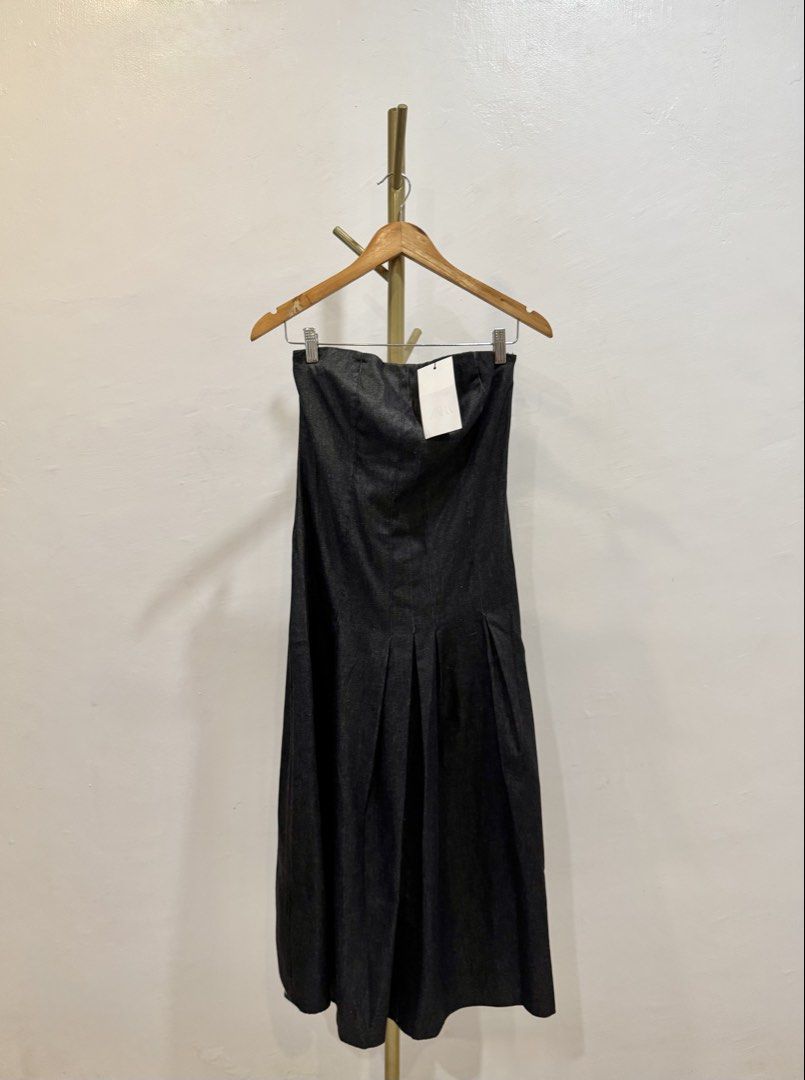 Zara Soft Denim Dress (Category: Dresses) located in Quezon City. Submitted by shopper_xoxo (Listing ID 1460672395, Image 2). Description: Brand new with tag 😊 📦 From Zara Japan 🚚 On hand and ready to ship MOP: GCash and BPI Shipping starts at ₱65 only ✨ .