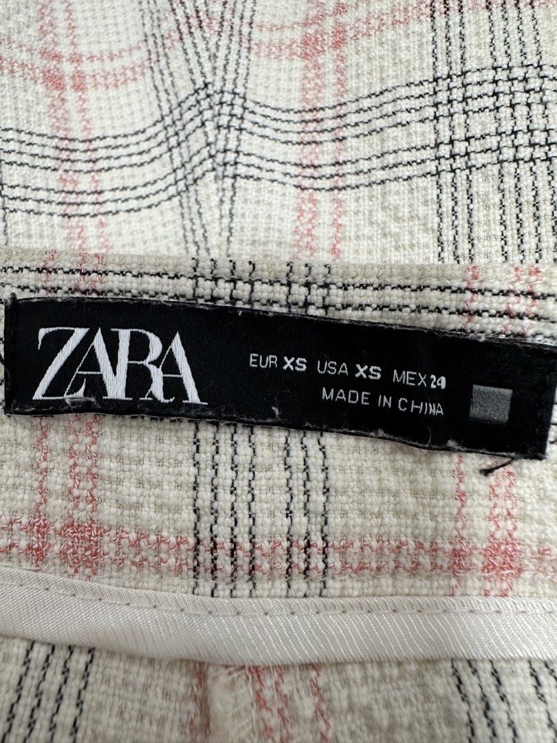 Zara Textured Plaid Skort (Category: Shorts) located in Paranaque City. Submitted by kokoclosets (Listing ID 1460687413, Image 3). Description: .