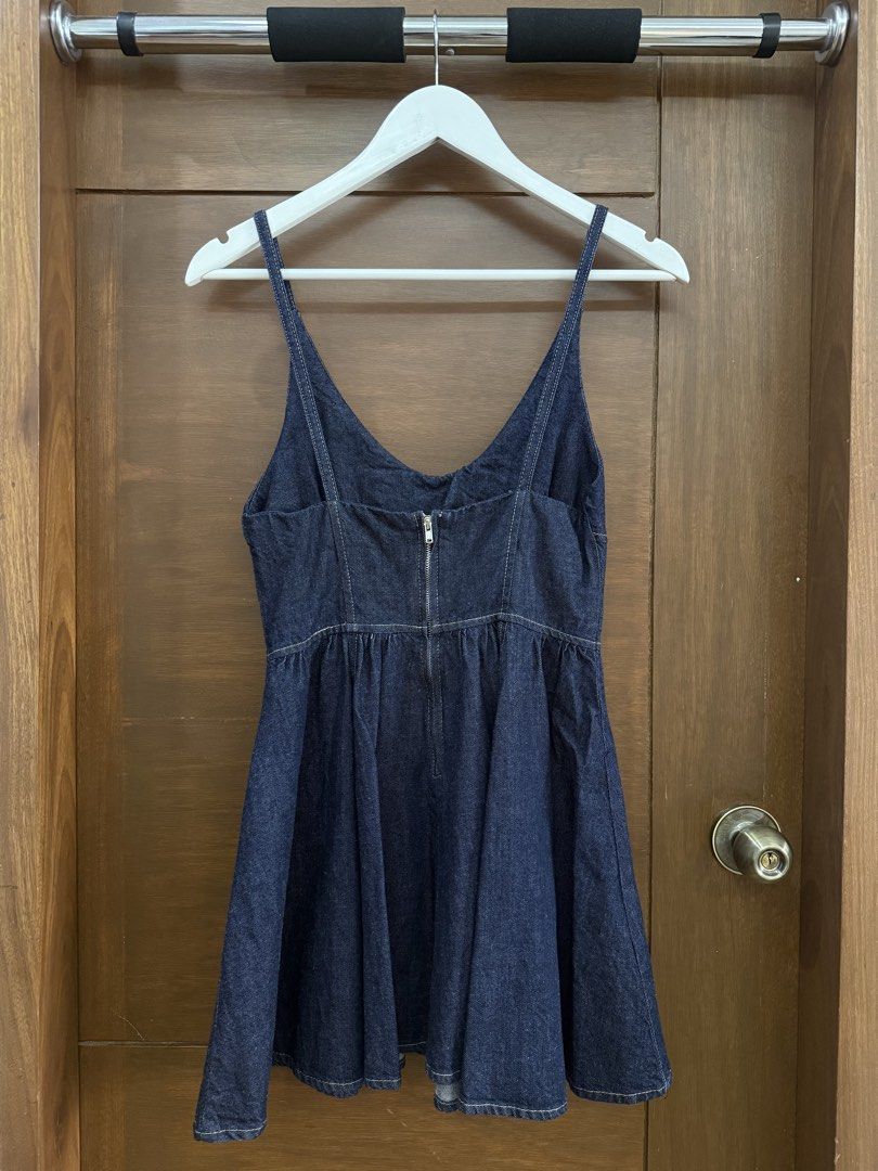Zara TRF Denim Swing Mini Dress (Category: Dresses) located in Tarlac. Submitted by samdeclutters_ (Listing ID 1460576245, Image 3). Description: - Size: XS - Color: Dark Indigo Blue - Style: Corset-style bodice and fit-and-flare skirt - Used once - RFS: Doesn’t fit me anymore.