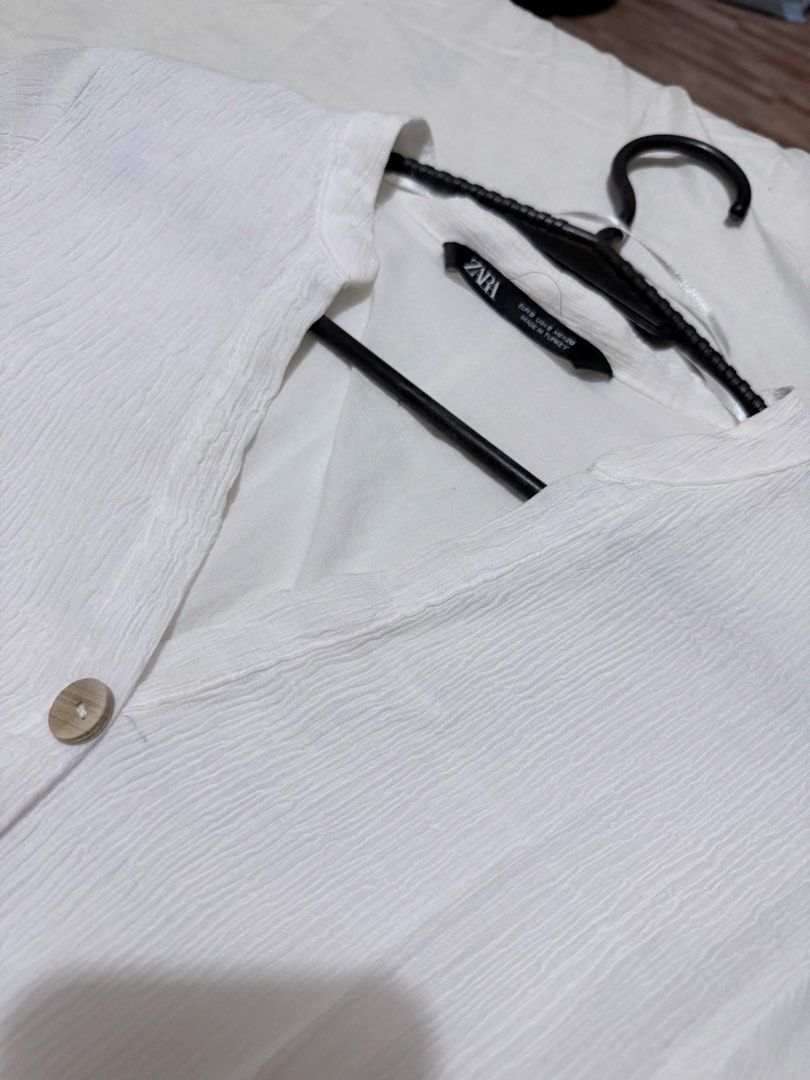 Zara Tunic Dress White (Category: Dresses) located in Olongapo. Submitted by aemax.cgtrading (Listing ID 1460605109, Image 3). Description: .