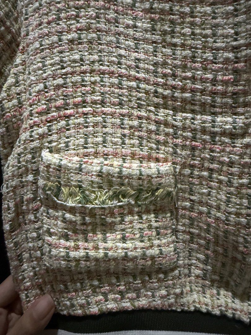 Zara Tweed Crop Top (Category: Blouses) located in Makati City. Submitted by thebasiccollection (Listing ID 1460524211, Image 3). Description: - Tweed Cropped Top - With pockets and zipper closure at the back - Can fit Small size.