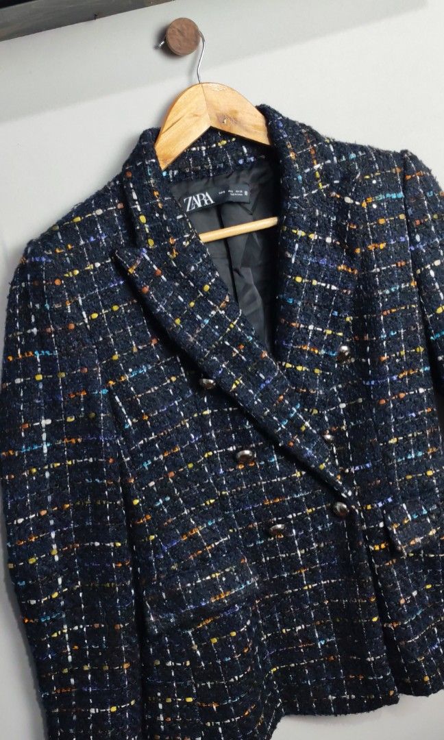 Zara Tweed Knit Cardigan Jacket (Category: Coats, Jackets and Outerwear) located in Baguio. Submitted by luxuryph2600_eric (Listing ID 1460514702, Image 3). Description: Zara Tweed Knit Cardigan Jacket 📌 Details⬇️⬇️⬇️ 📍Excellent Condition 📍Dimes 20*26 📍Color Rate 10/10 📍Size Medium 💰 PRICE 1500 FREE SHIPING 📌Loc. Baguio City Shipping Via J&T Reminder : Items are Thrifted and carefully Selected from Thrift Stores/Box/Bales Photos are Provid
