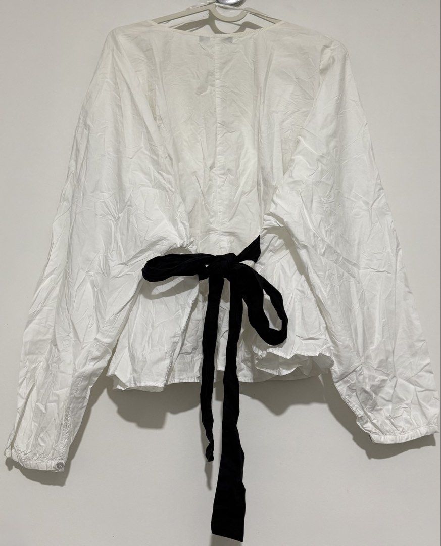 Zara White Belted Poplin Top (Category: Longsleeves) located in Naga. Submitted by tiindahunts (Listing ID 1460559424, Image 3). Description: From Hongkong box!.