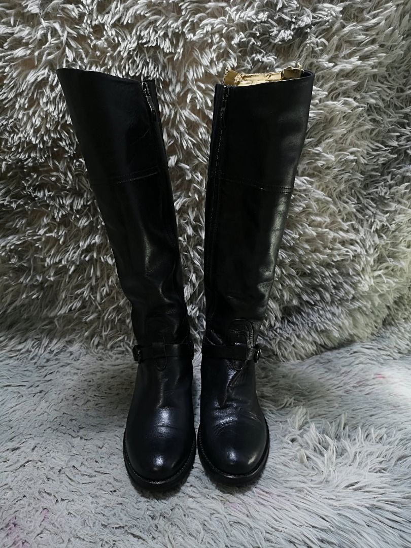 Zipper Closure Knee High Boots (Category: Boots) located in Santa Cruz. Submitted by jmy_surplus.2 (Listing ID 1460528656, Image 2). Description: Size ; 23cm Color ; Black Type ; Boots Brand ; No brand Material ; Leather Style ; Black leather Boots LR 172 JMY 5 Batch #218.