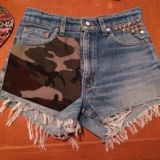 (Category: ) located in . Submitted by roses (Listing ID 1124210408, Image 1). Description: .
