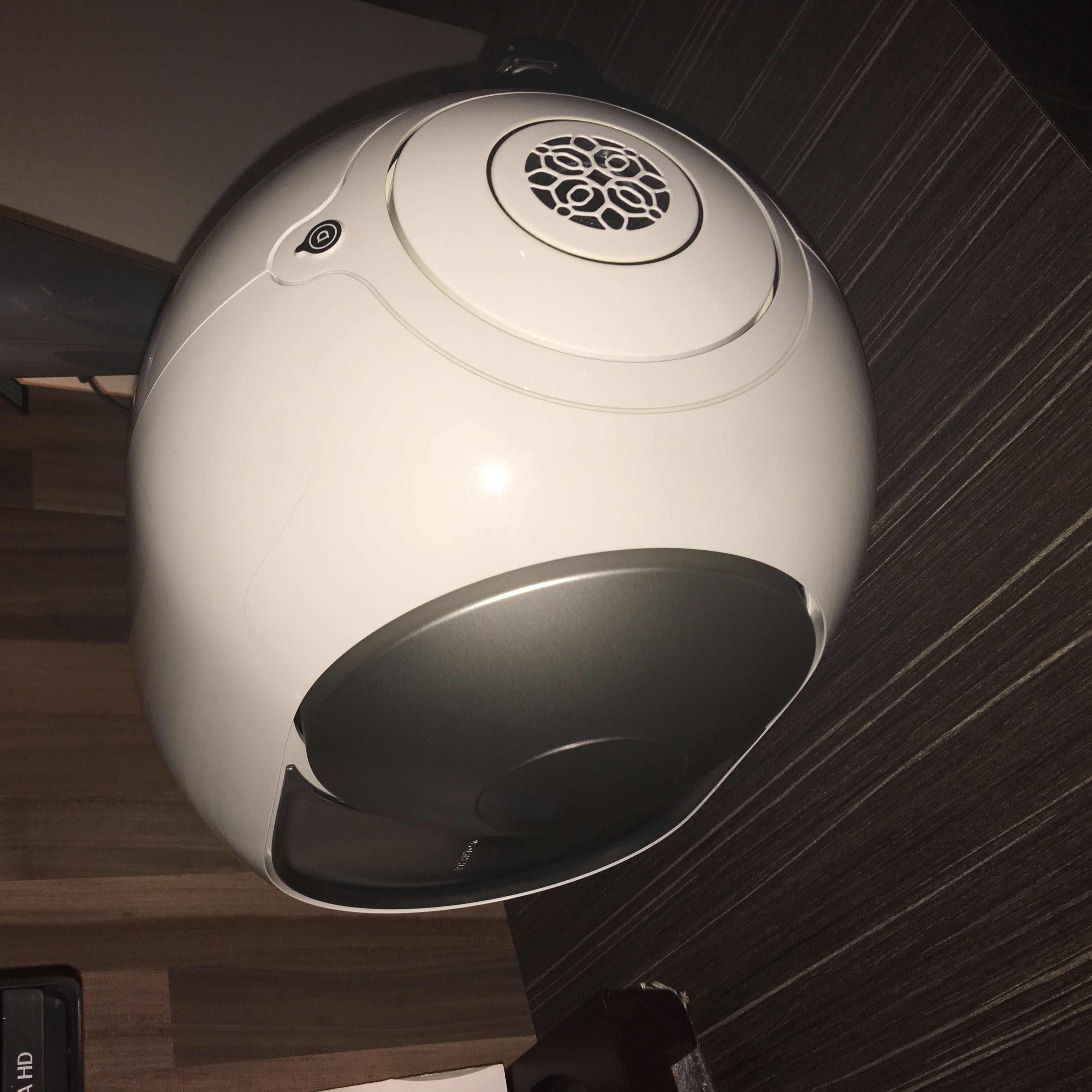 (Category: ) located in . Submitted by devialet (Listing ID 1380976905, Image 1). Description: .
