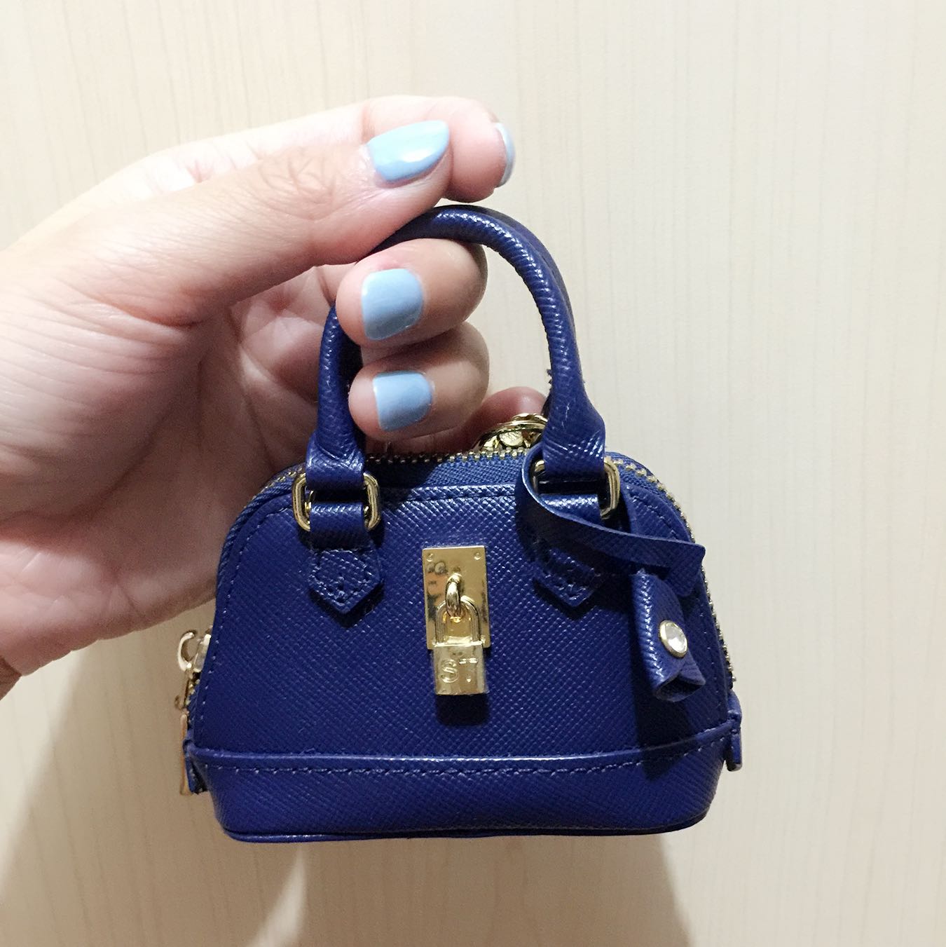 (分類:)位於 。 由 jessh26 提交(商品編號 1360052747,圖片 1)。簡介: 。