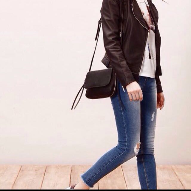 (Kategori: ) berada di . Dikirim oleh girllove_it (ID iklan 1348008272, Gambar 1). Deskripsi: .