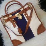 (Kategori: ) berada di . Dikirim oleh melbee_shop (ID iklan 1332680963, Gambar 1). Deskripsi: .