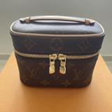 (Category: ) located in . Submitted by sg_luxurycloset (Listing ID 1376940369, Image 1). Description: .