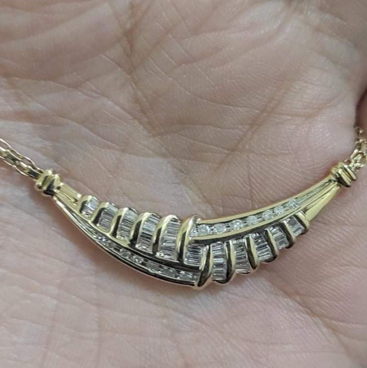 (Category: ) located in . Submitted by kcloset12 (Listing ID 1330731982, Image 1). Description: .
