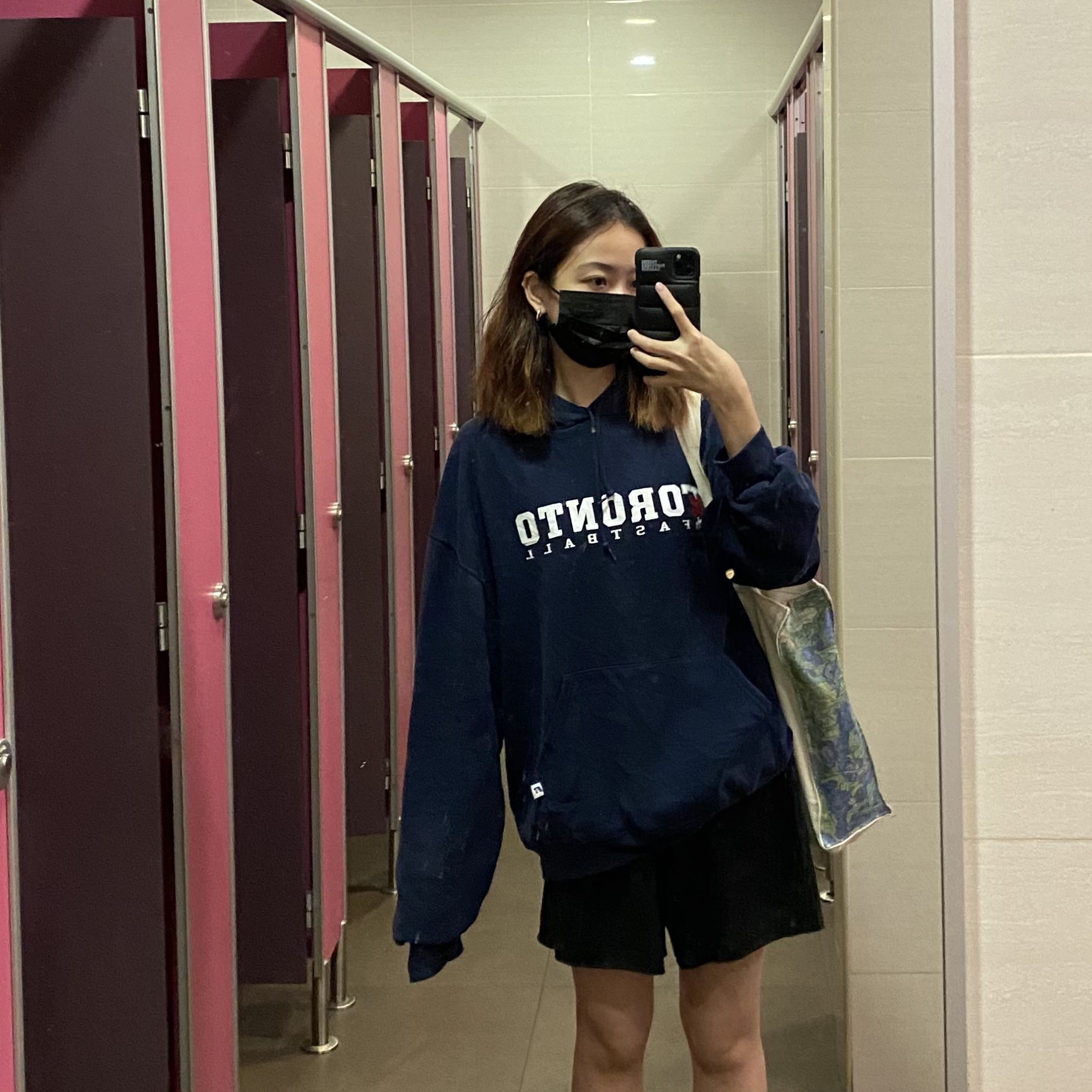 (Category: ) located in . Submitted by kyclothes (Listing ID 1385205704, Image 1). Description: .
