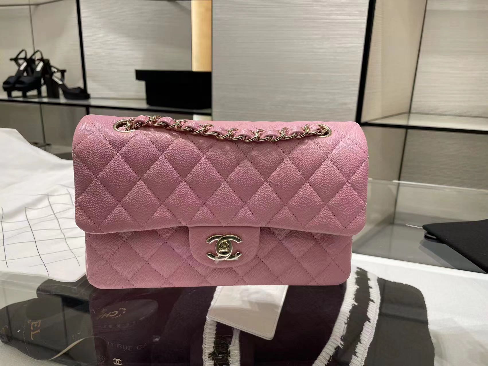 （分類：）位於 。 由 sssluxury 提交（商品編號 1339779773，圖片 1）。簡介： 。