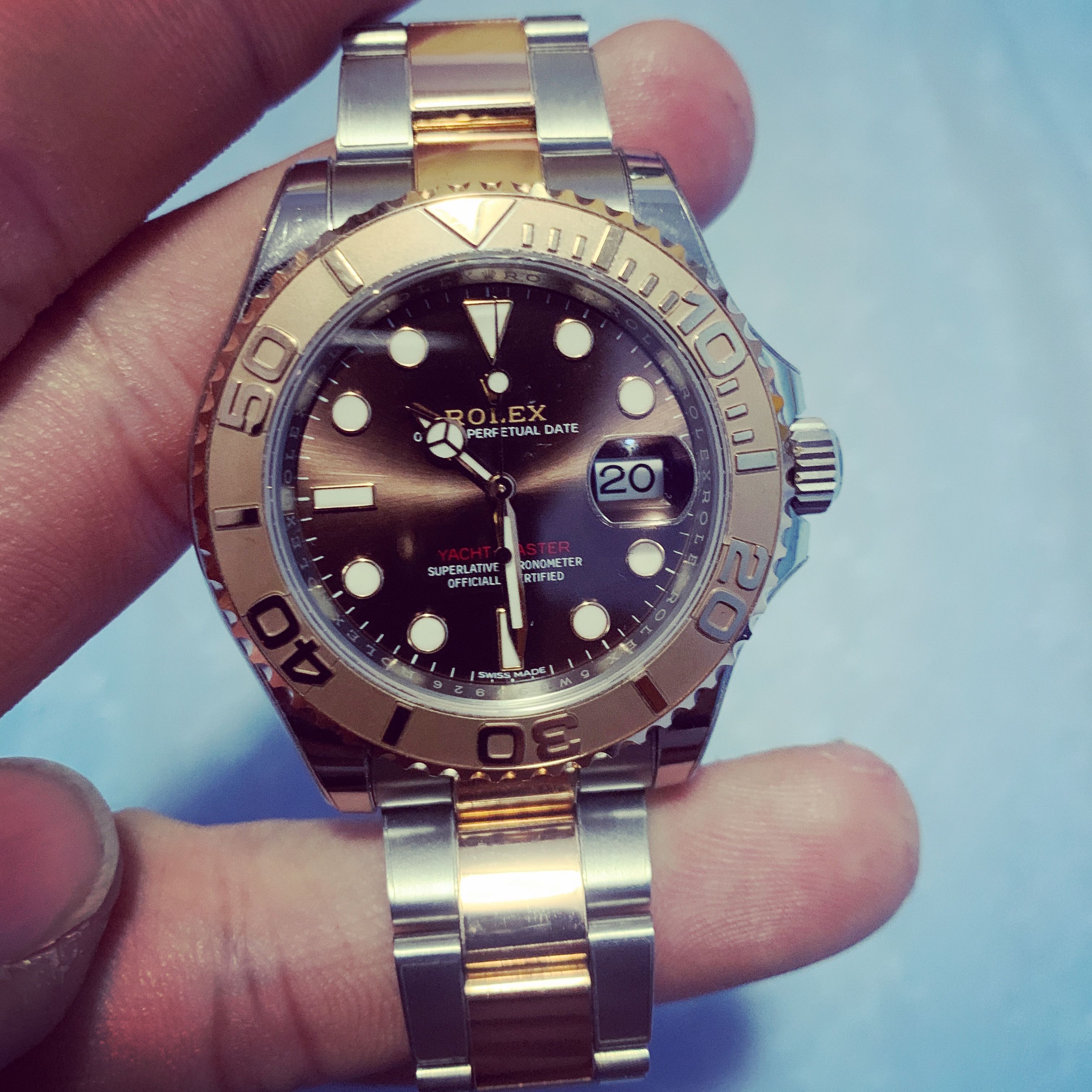 (Category: ) located in . Submitted by AGPremium (Listing ID 1374936811, Image 1). Description: .