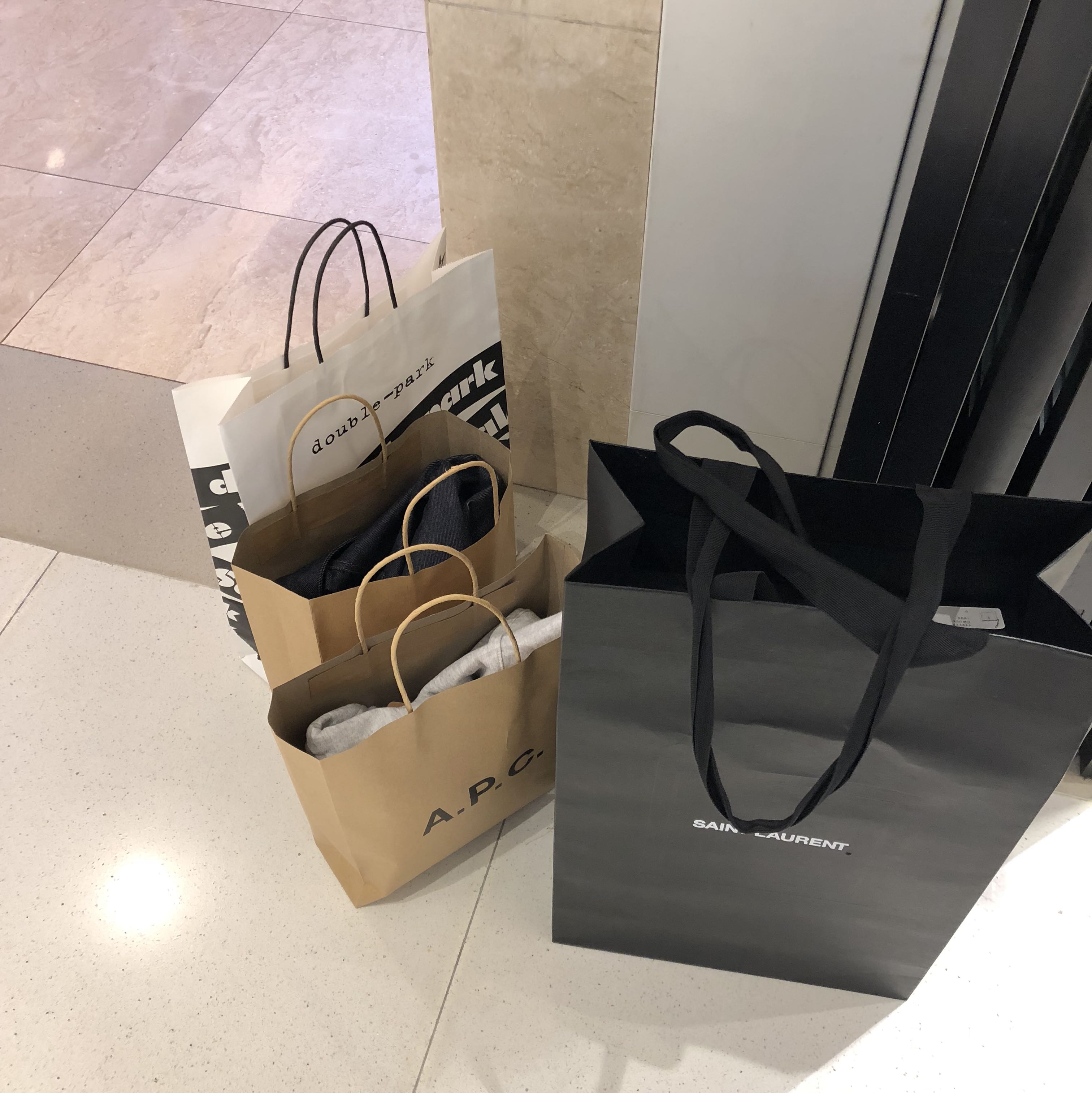 (Category: ) located in . Submitted by lcs_closet (Listing ID 1355249643, Image 1). Description: .