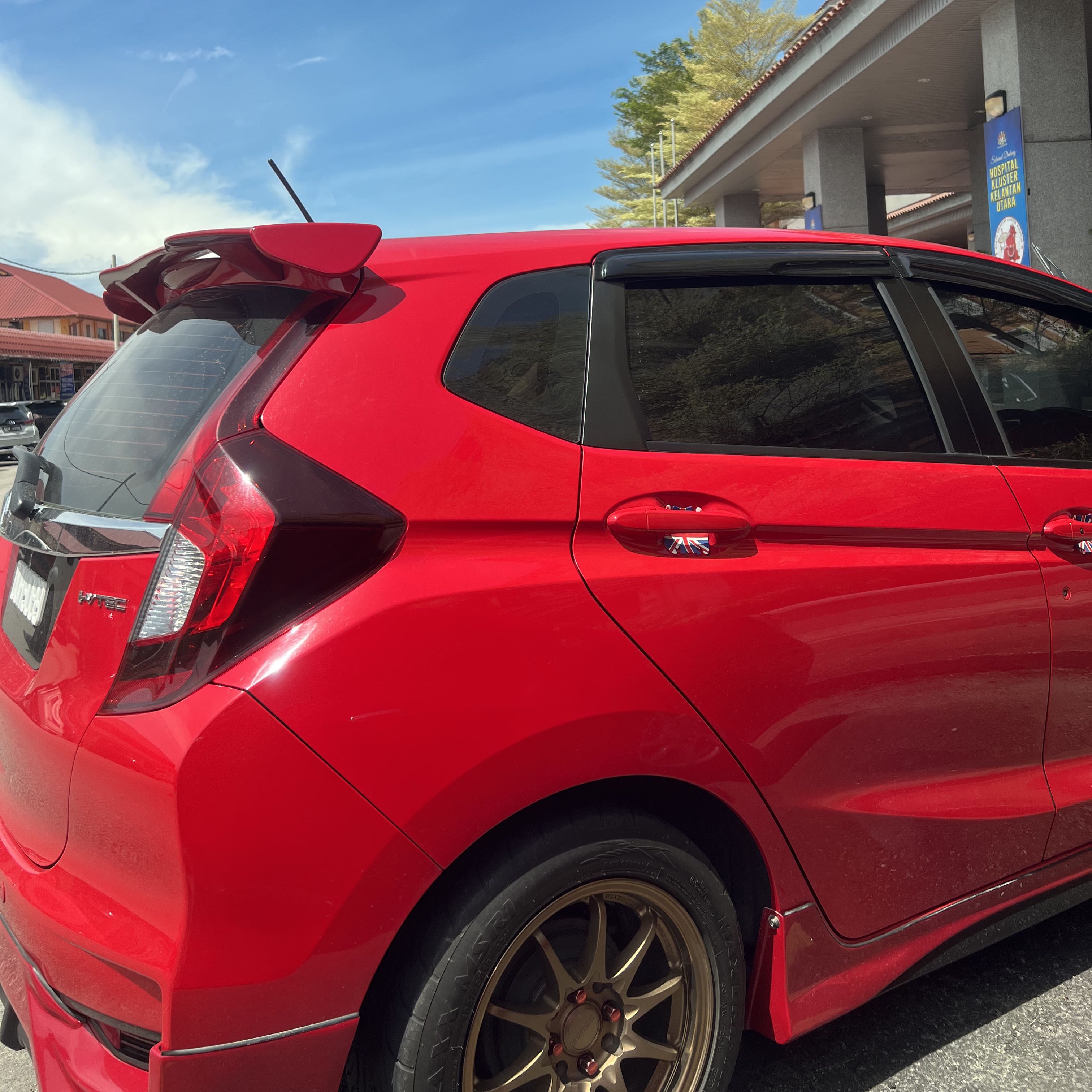 (Category: ) located in . Submitted by Ais_mizan (Listing ID 1385990068, Image 1). Description: .