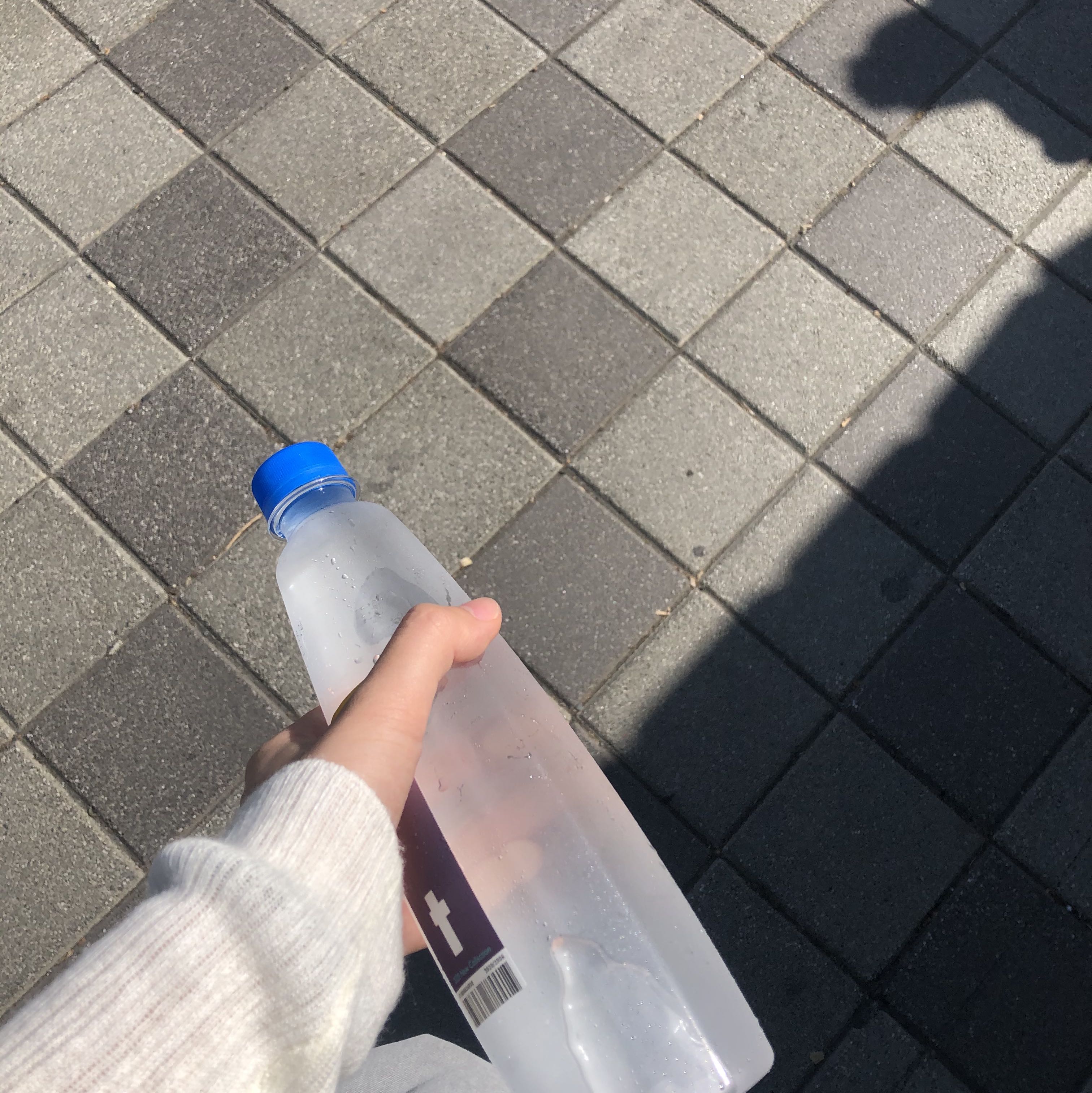 由 lilirrr (刊登 ID 1304754732，圖片 1) 提交，位於 的 (類別：)，說明：。
