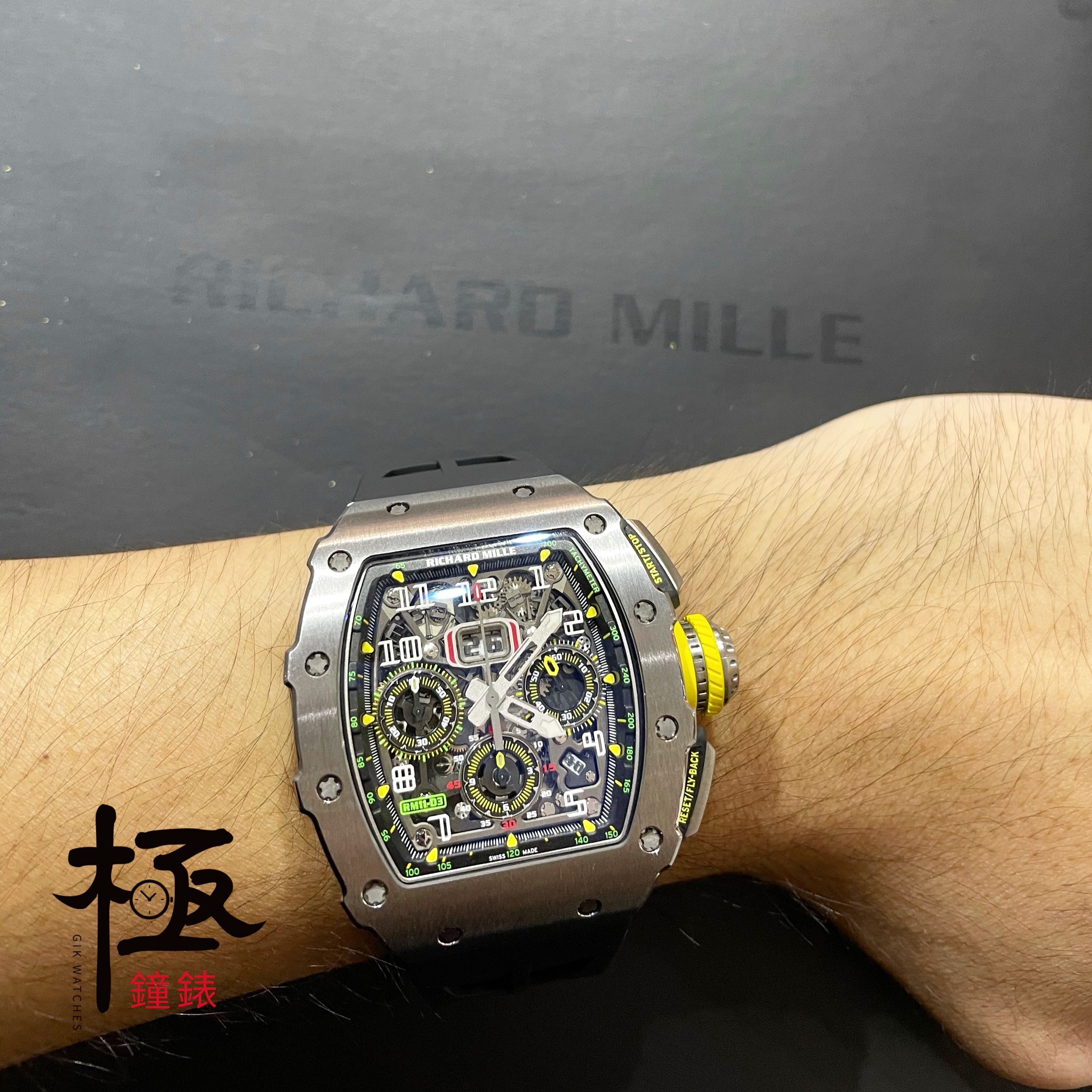 （分類：）位於 。 由 luxultra_watches 提交（商品編號 1352548102，圖片 1）。簡介： 。
