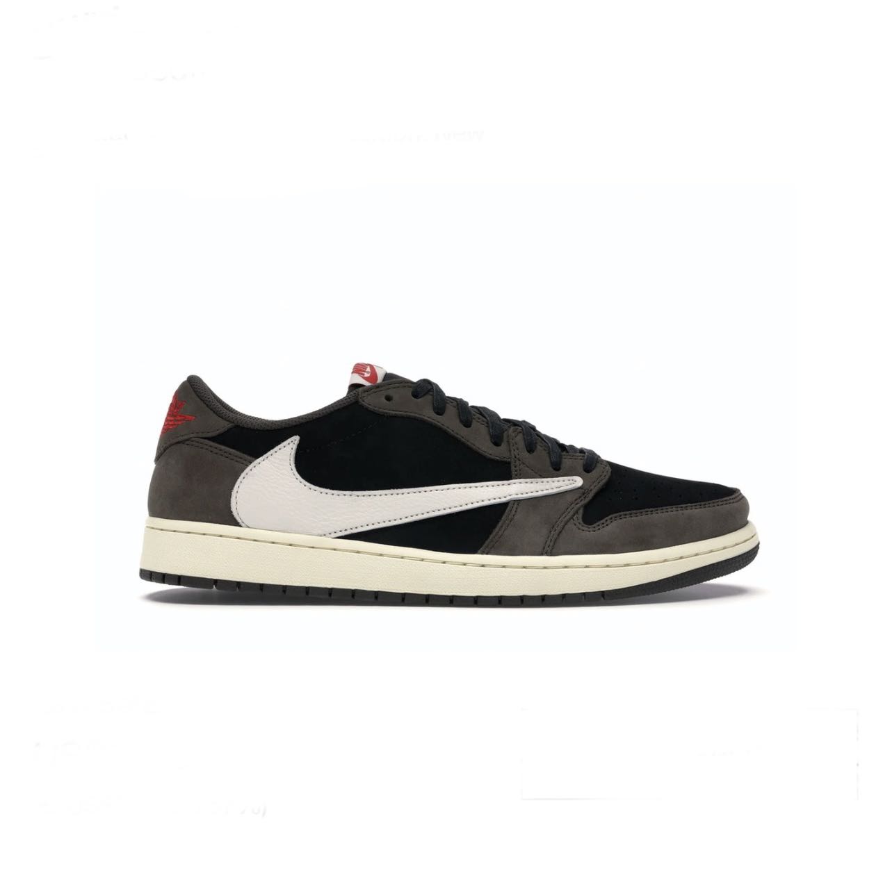 (Category: ) located in . Submitted by snkr_010 (Listing ID 1467321692, Image 1). Description: .