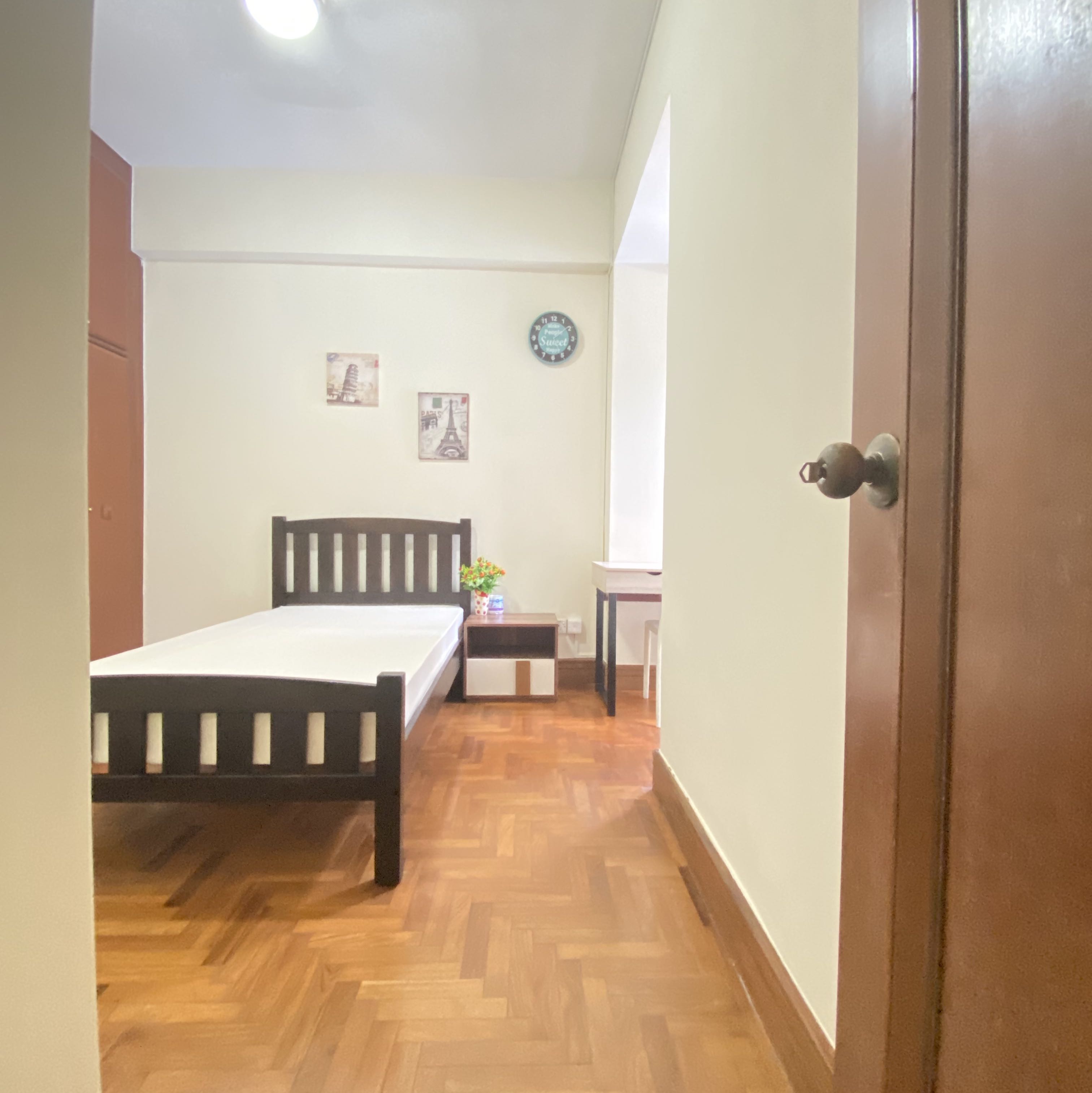 (Category: ) located in . Submitted by roomlobangsg (Listing ID 1296457217, Image 1). Description: .