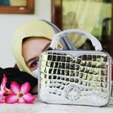 (Kategori: ) berada di . Dikirim oleh aywear.closets (ID iklan 1133606938, Gambar 1). Deskripsi: .