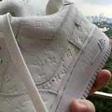 Louis Vuitton X Nike Air Force 1 by Virgil Abloh “Triple White”, Men's  Fashion, Footwear, Sneakers on Carousell