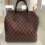 (Category: ) located in . Submitted by jee_luxury (Listing ID 1376147477, Image 1). Description: .