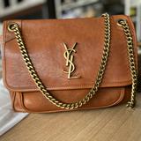 (Kategori: ) berada di . Dikirim oleh thrifting.by_jean (ID iklan 1385077462, Gambar 1). Deskripsi: .