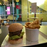 （分類：）位於 。 由 burgerholic 提交（商品編號 1358408506，圖片 1）。簡介： 。