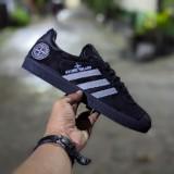 (Kategori: ) berada di . Dikirim oleh sneaker_store136l (ID iklan 1289862163, Gambar 1). Deskripsi: .