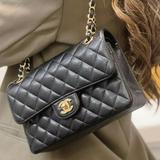 (Kategori: ) berada di . Dikirim oleh chloe2preloved (ID iklan 1357702226, Gambar 1). Deskripsi: .