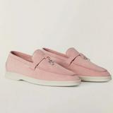 (Category: ) located in . Submitted by chaussures8 (Listing ID 1263681072, Image 1). Description: .