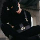 由 fendi_love (刊登 ID 1205868359，圖片 1) 提交，位於 的 (類別：)，說明：。