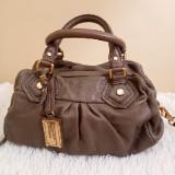 (Category: ) located in . Submitted by wkbrandedpreloved (Listing ID 1347334907, Image 1). Description: .