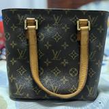 (Category: ) located in . Submitted by enthusiastic.bag (Listing ID 1348366857, Image 1). Description: .