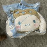 (Category: ) located in . Submitted by Heeshy (Listing ID 1376889737, Image 1). Description: .