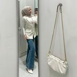 (Kategori: ) berada di . Dikirim oleh angkutajakak (ID iklan 1381351258, Gambar 1). Deskripsi: .