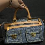 (Kategori: ) berada di . Dikirim oleh tassniar (ID iklan 1383188849, Gambar 1). Deskripsi: .