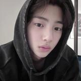 (分類:)位於 。 由 juhoon._.yunah105 提交(商品編號 1469315050,圖片 1)。簡介: 。